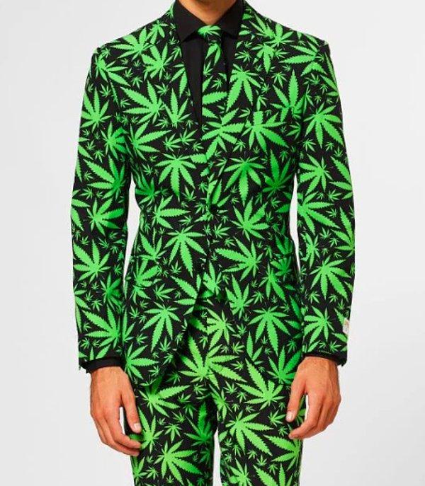 29. Marijuana desenli takım elbise: