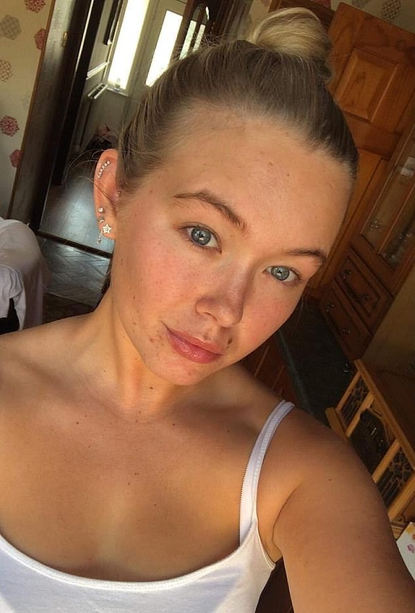 Девушка тоже поделилась своей фотографией