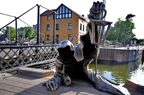 4. Где можно увидеть эту необычную скульптуру?