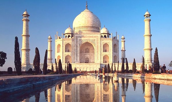 5. Знакомо ли вам это строение? Где оно находится?