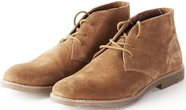 5. Как называются ботинки с замшевым верхом на резиновой подошве с двумя парами отверстий для шнурков?