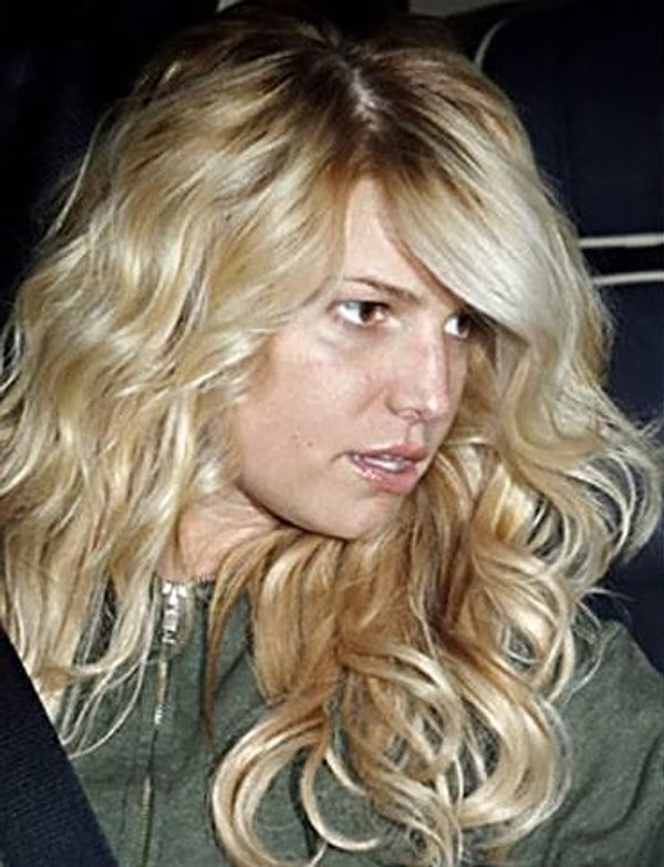 38. Джессика Симпсон, 38 лет