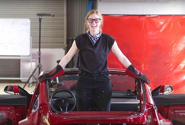 Hayatında aldığı ilk araba olan Tesla Model 3'ü parçalarına ayırdı!