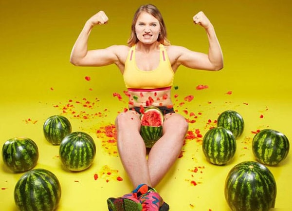 14. Когда совсем не хочется оказаться между бедер у этой симпатичной женщины...