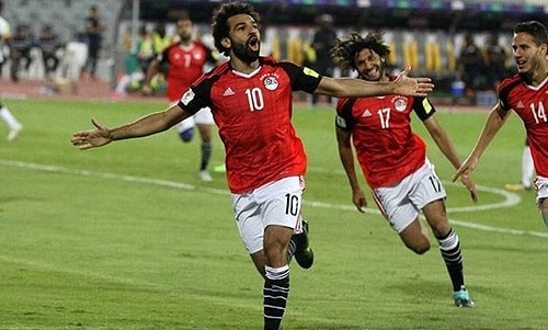 Mısırlı Futbolcu Amr Warda Bayanlara Attığı Cinsel İçerikli Bildirilerden Ötürü Takım Dışı Bırakıldı