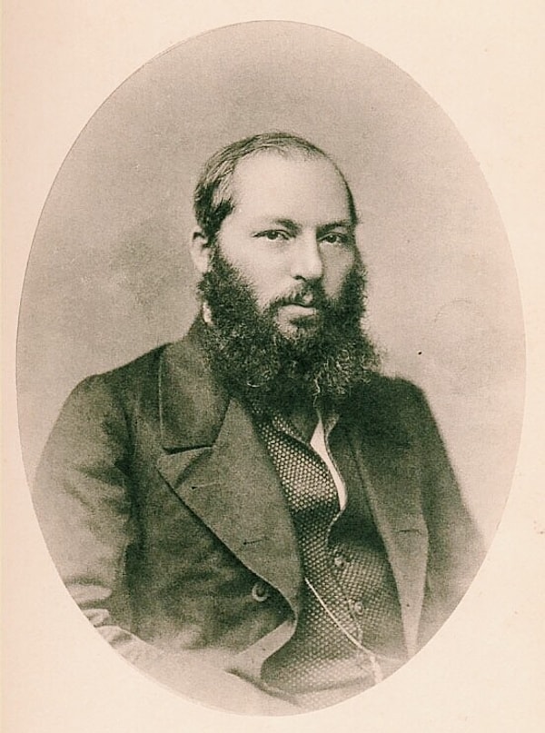 1. Какая тема почти не встречается в стихотворениях Фета?