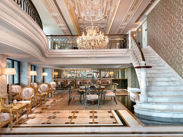 4. İstanbul'un 16. yüzyıldan bu yana olan tüm tarihi dönemlerinin özelliklerini taşıyan mimarisiyle göz kamaştıran Rixos Pera,