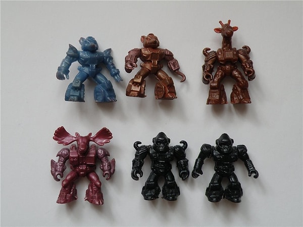 41. Пластмассовые фигурки