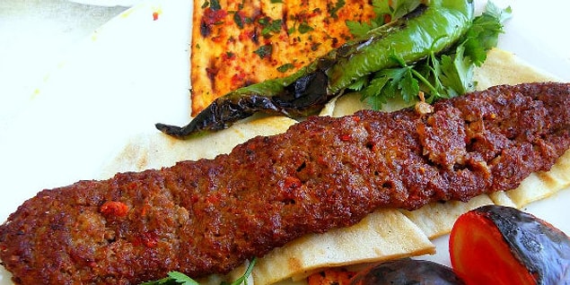 Adana Kebap, evde hazırlama maliyeti, 9 lira 20 kuruş; restoranlarda ortalama fiyatı 30 TL.