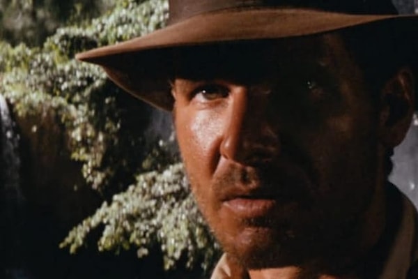 Какой фильм начинается с этой сцены?