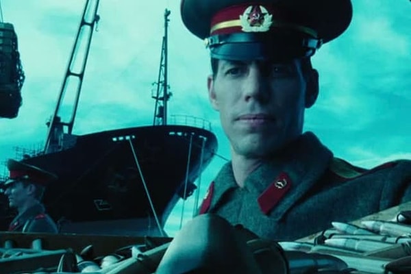 Какой фильм начинается с этой сцены?