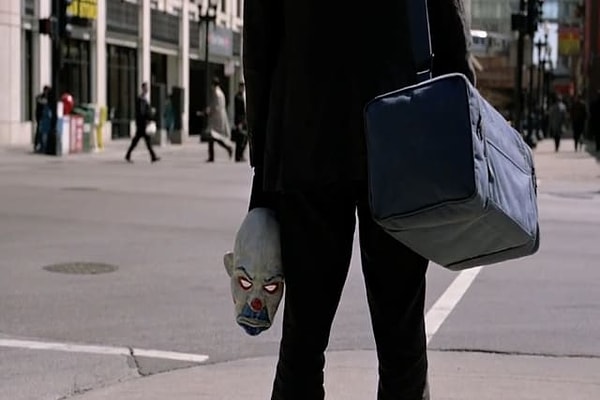 Какой фильм начинается с этой сцены?