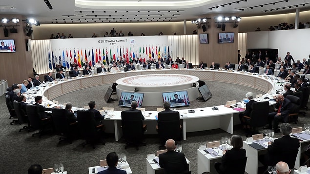 İlk oturum sonrasında ikili görüşmelerde bulunacak liderler, ardından “Yenilik” adlı oturuma katılacak. Zirvenin ilk günü kültürel etkinlik ve "G20 Liderler Yemeği" ile son bulacak.