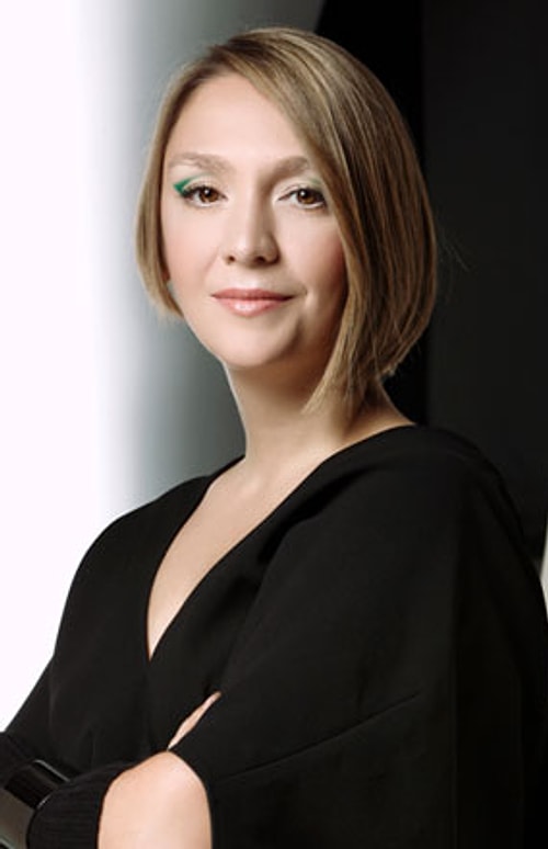 Modacı Arzu Kaprol, bir dönemin ünlü kız grubu Volvox'ta klavye çalıyordu.