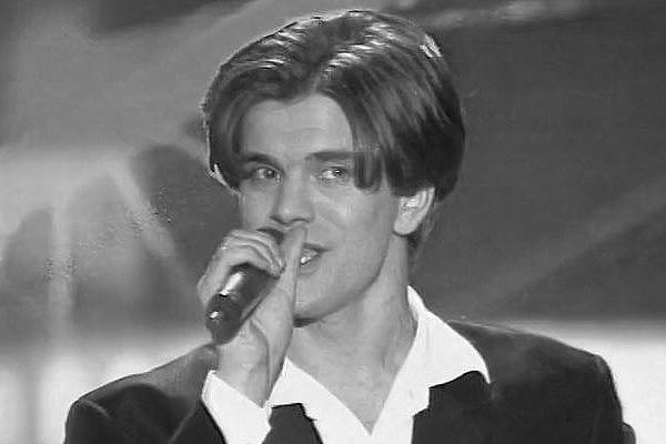 2. Помните этого исполнителя?