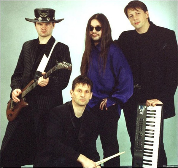 15. И последний вопрос. Что это за коллектив?