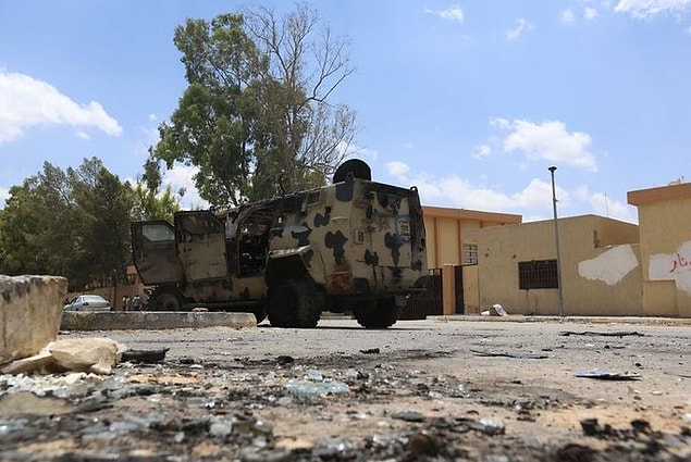 Hafter Nisan başında Libya hükümetini tanımadığını açıklamış ve silahlı mücadele çağrısında bulunmuştu.