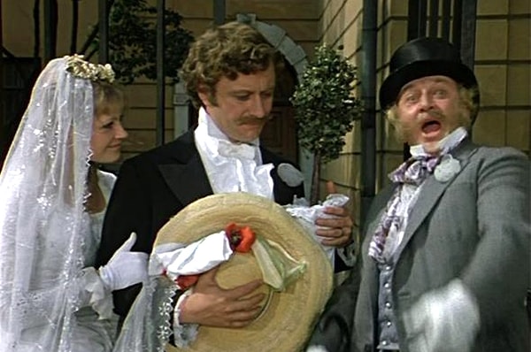 10. Кто не попал в список утраченных вместе с холостой жизнью подруг героя "Соломенной шляпки"?