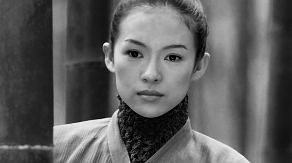 5. Помните цвет наряда из этой сцены фильма "Дом летающих кинжалов"?