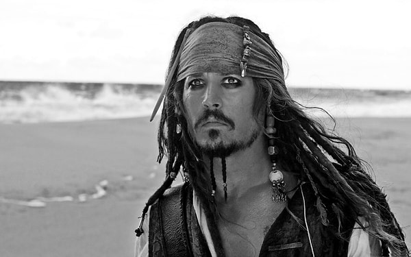 6. Помните цвет банданы капитана Джека Воробья?