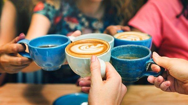 Nottingham Üniversitesi'nden araştırmacılar, bir fincan kahve içmenin, vücudun obezite ve diyabetle mücadelenin anahtarı olabilecek 'kahverengi yağı' uyarabildiğini keşfetti.