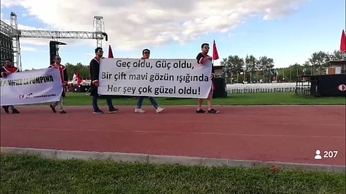 ODTÜ Yeniden Coştu! 2019 Mezuniyet Merasimine Birbirinden Yaratıcı Pankartlar Damga Vurdu