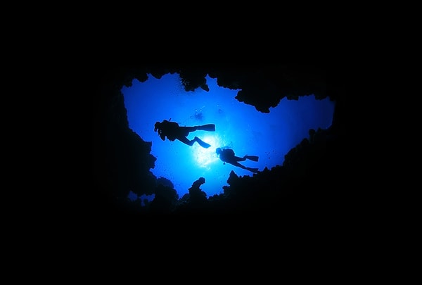 9. В каком из океанов находится самая глубокая отметка в мире?