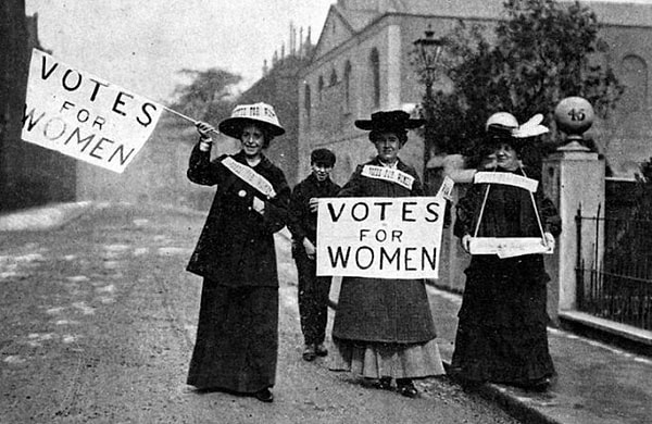 3. В каком году женщины впервые получили право голосовать?