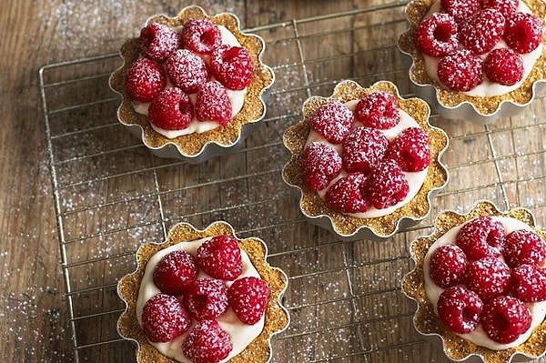 8. "Жизнь слишком коротка, поэтому начинайте с десерта"