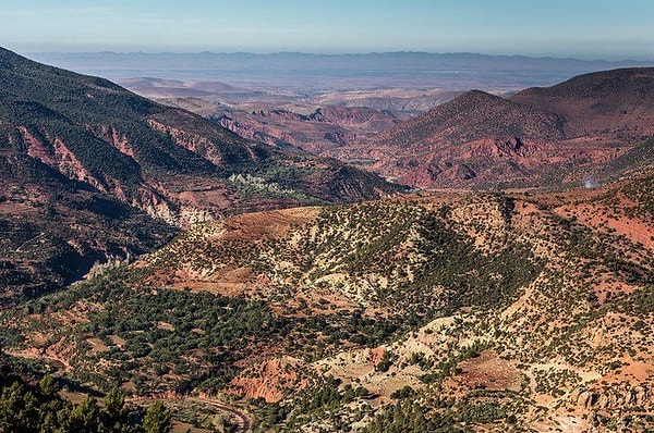 1. Где находится горная цепь Атлас?