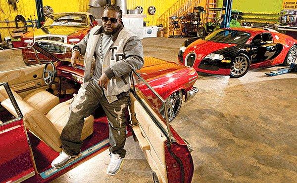 5. Otomobil merakı herkes tarafından bilinen bir başka isim ise T-Pain. Kendisi Amerikalı hip hop ve R&B sanatçısı. Aynı arabanın farklı modellerini koleksiyonuna katmayı seviyor.