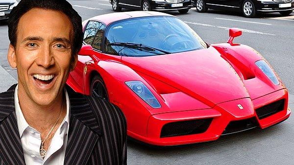 3. Nicolas Cage'in özellikle İtalyan spor arabalarını kapsayan bir koleksiyonu var. Ünlü aktör, Ferrari'lere olan düşkünlüğü ile biliniyor.