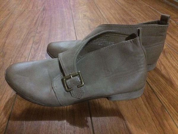 13. Просто тень от обуви, а кажется, будто бы она парит в воздухе!