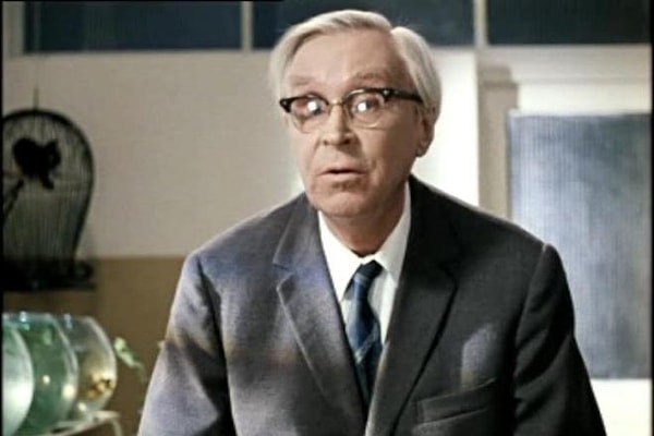 4. Где произошла первая встреча профессора Мальцева и "будущего Доцента"?