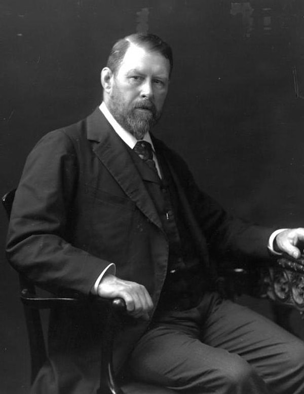 3. Брэм Стокер - автор знаменитого романа "Дракула"
