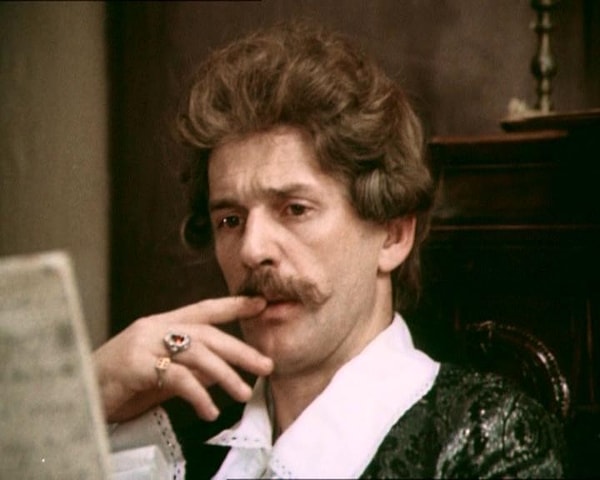 11. В каком фильме актер предстал в таком образе?