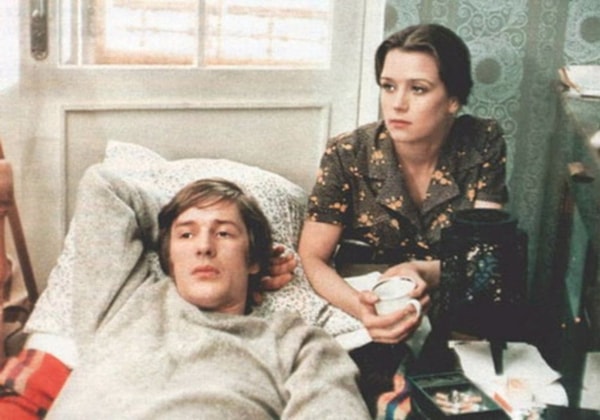 12. Александр Абдулов и Ирина Алферова были красивой парой не только на экране, но и в жизни. Как называется этот фильм, в котором они снялись вместе?