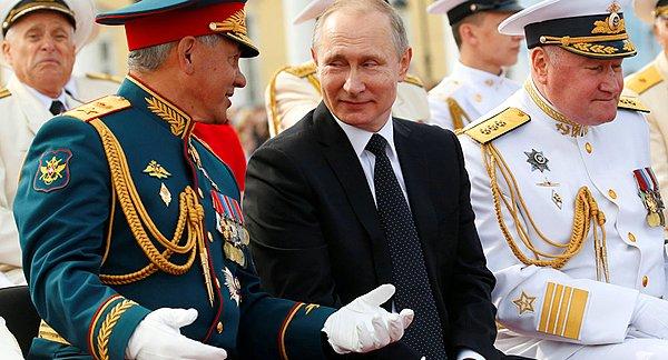 Rusya Devlet Başkanı Vladimir Putin’in programını iptal ederek Savunma Bakanı Sergey Şoygu ile konuyu görüştü.