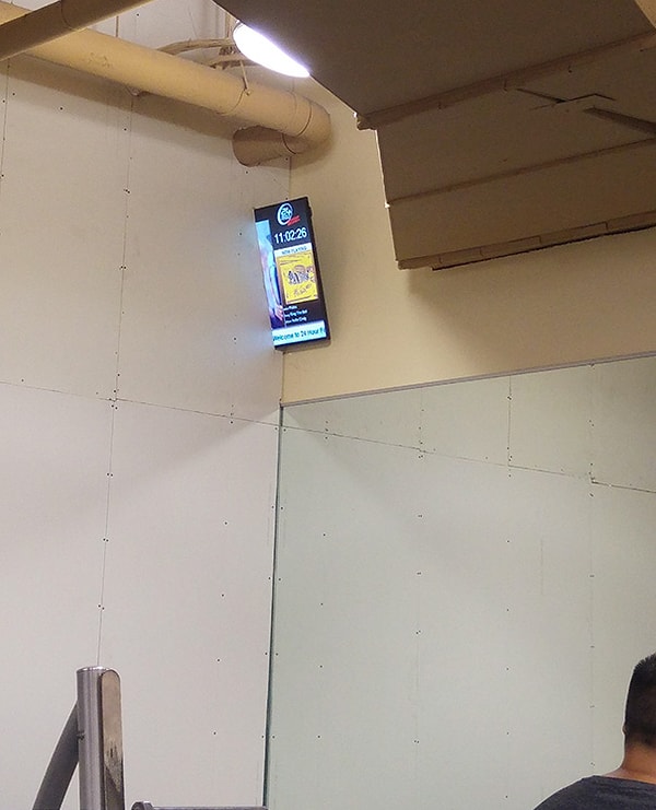 13. Кто отвечал за установку телевизора и что у него со здравым смыслом?