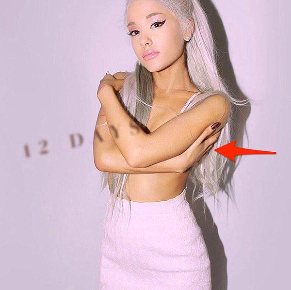 15. Ariana Grande'nin sağ eline bakın, bu kadar uzun bir el olabilir mi?
