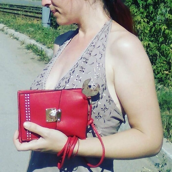 11. А с собой в сумочке вместо губной помады дамы носят гаечные ключи 🤔