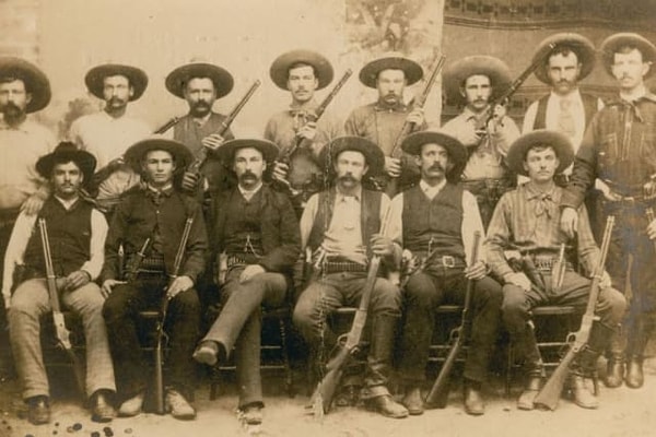 7. Перестрелки и дуэли на Диком Западе были обычным явлением и происходили каждый день.