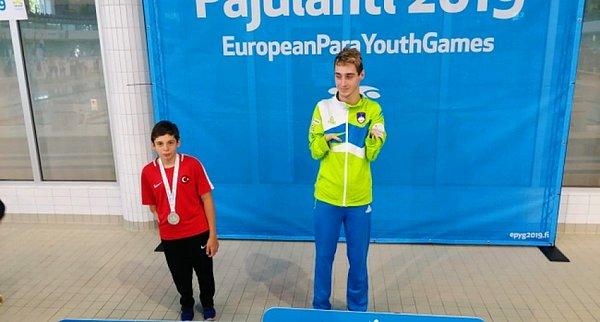 Finlandiya'da düzenlenen 2019 Avrupa Gençlik Oyunları'nda Koral Berkin Kutlu gümüş madalya kazanarak büyük bir başarıya imza attı.