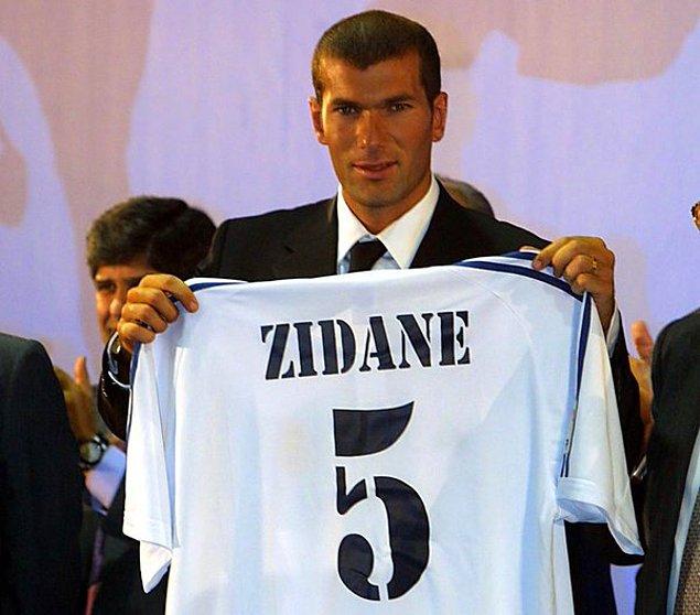 18. Zinédine Zidane / Juventus FC ➡️ Real Madrid CF / 77.5 milyon €