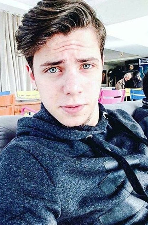 Tolga Sarıtaş'ın kardeşi Gencay Sarıtaş