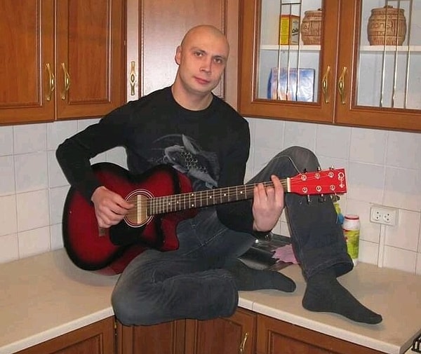 12. А не спеть ли мне песню о любви...