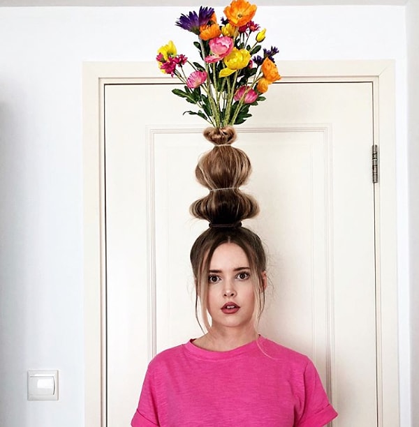 16. Причёска в виде вазы для цветов? Тут явно заметно влияние Лены Лениной...