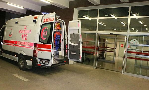 Basın açıklaması devam ederken, adliyeye gelen sağlık ekipleri, sinir krizi geçiren mağdur çocukların annelerine ambulansta müdahale etti.