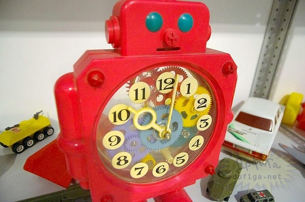 5. Робот-часы: