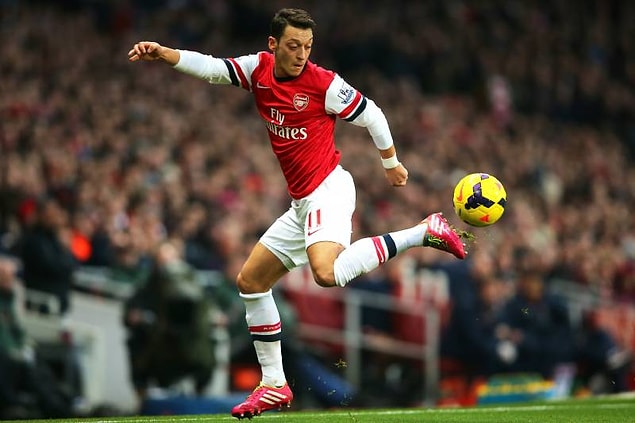 Henüz haber doğrulanmasa da, Mesut'un kiralık olarak geleceği ve maaşının bir kısmının Arsenal tarafından ödeneceği spor çevrelerince sıkça dile getiriliyor.